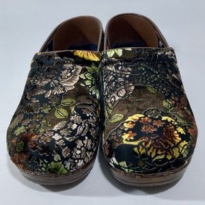 SANITA Professional VEGAN Floral VELVET Burnout Fabric 42 EU/11.5 US